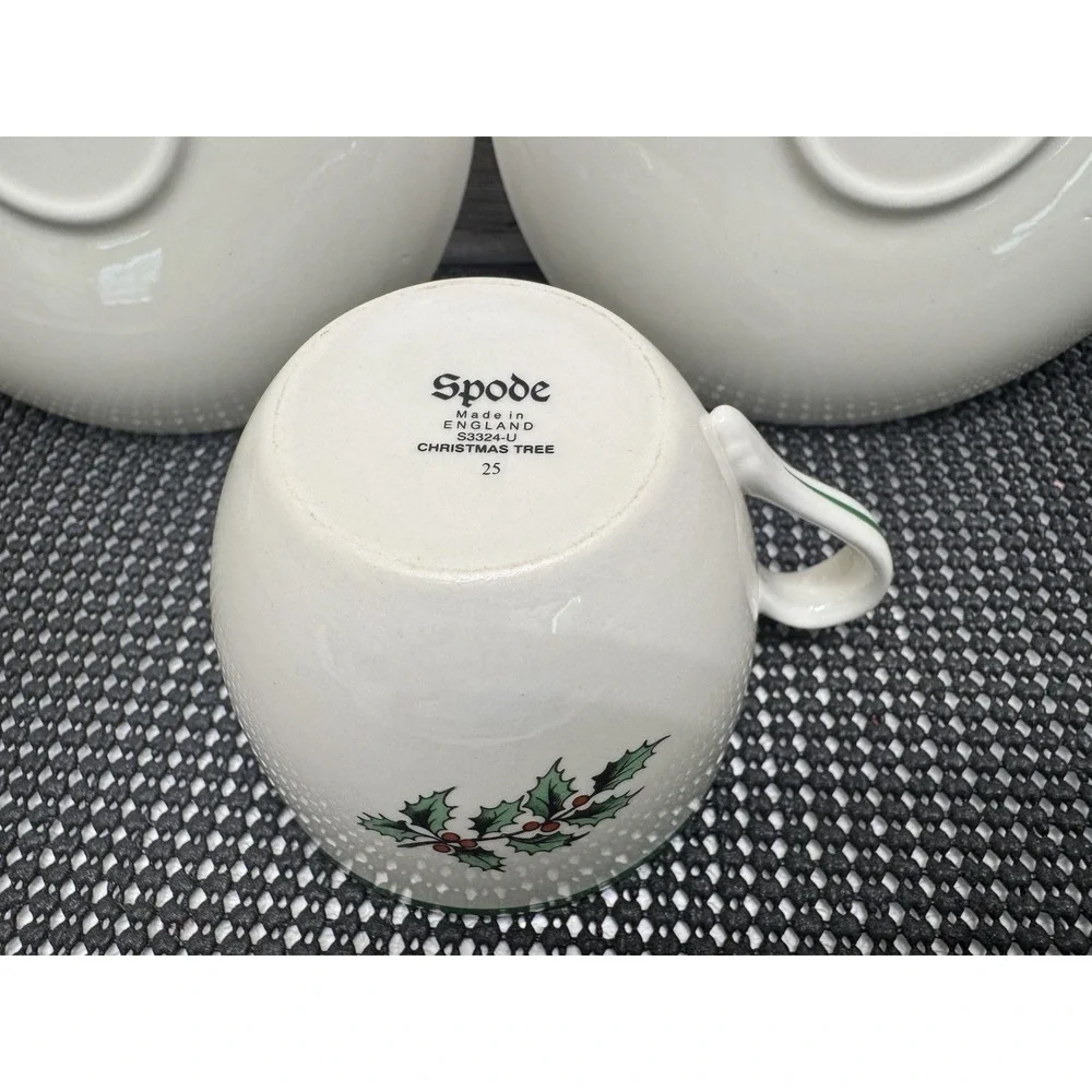 3 Pc Set Vintage Spode Christmas Tree Cup and Saucers S 3324 90's England